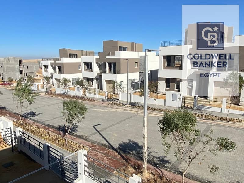 10 d8a8fb00-ff5a-4680-81e2-6f935d0de5f7. jpg