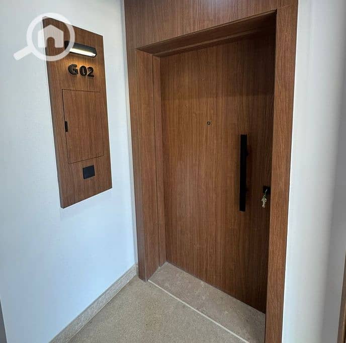 6 Screenshot_4-1-2026_163654_. jpeg