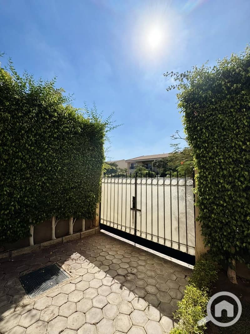 3 c701146f-5bb0-4e3a-9c29-861679943851. jpeg