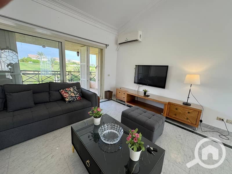 10 f69376b5-b6b8-44f2-bfac-d616994e682e. jpeg