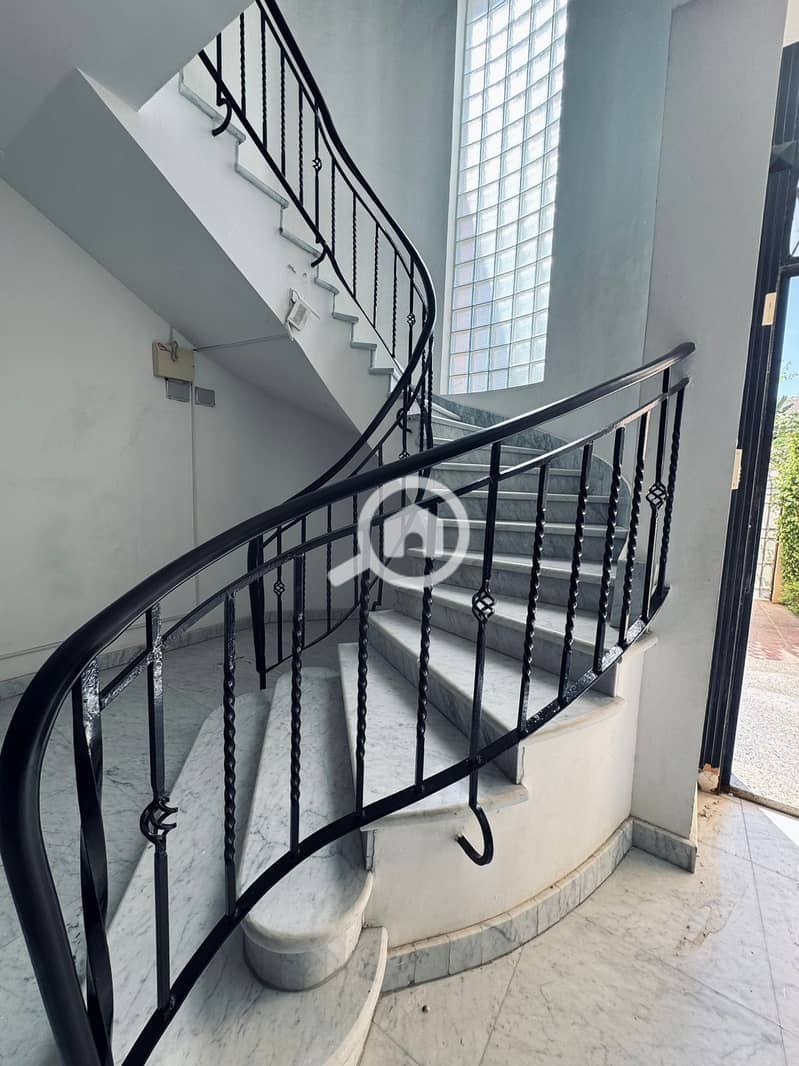 13 486d926c-094c-4444-9598-fc223fc41f5c. jpeg