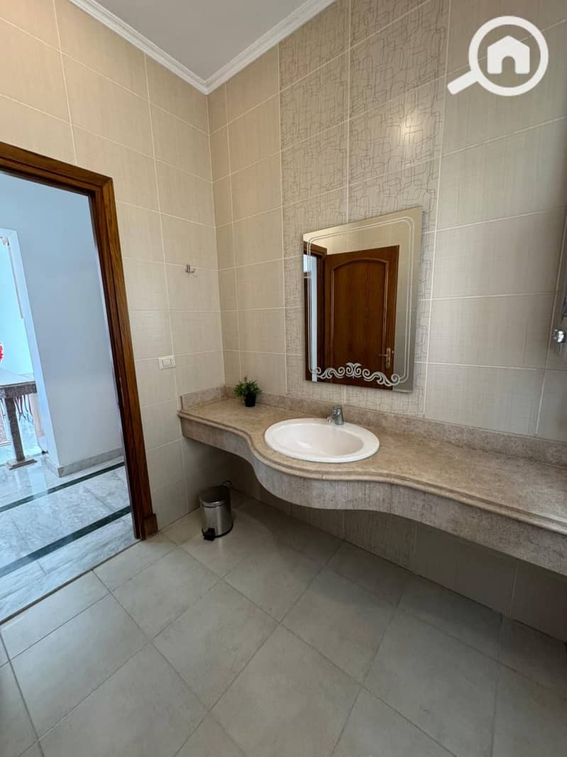 14 919a4128-8d4c-496c-a59c-b4bc507b0b07. jpeg