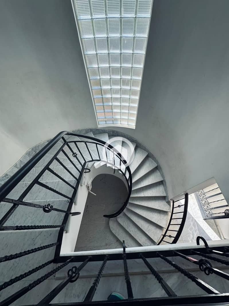 18 2ab15f1b-aca8-4515-81de-6d9abf7d4355. jpeg