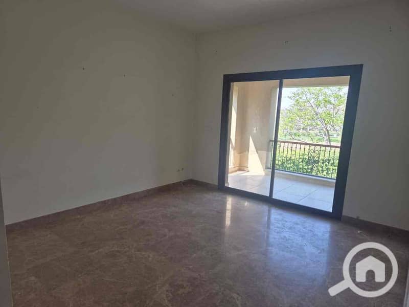 10 5ae16f4c-cd92-4bc5-ac94-3a6774777eae. jpg