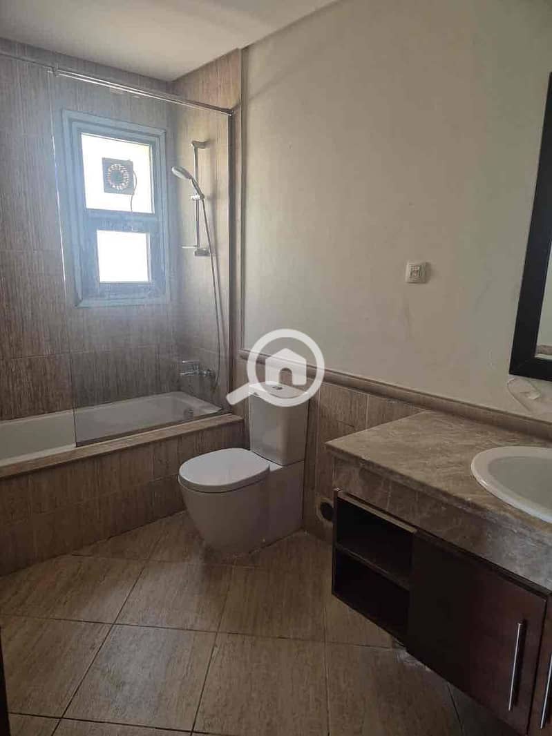 13 a7d2a01a-71d1-4e5e-b42e-278340663889. jpg