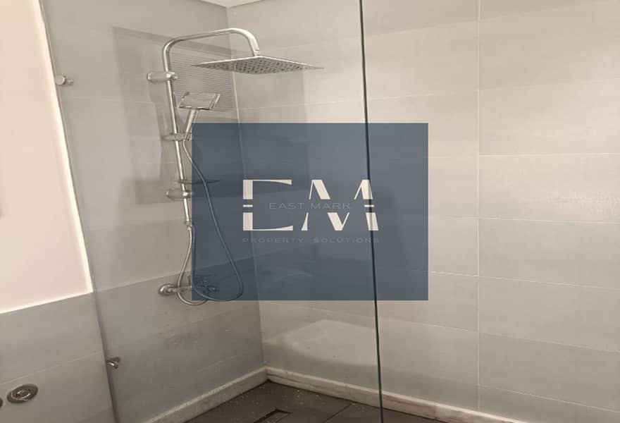 4 10a7af8c-0e89-4fdd-9b91-d59747644f5a. jpg