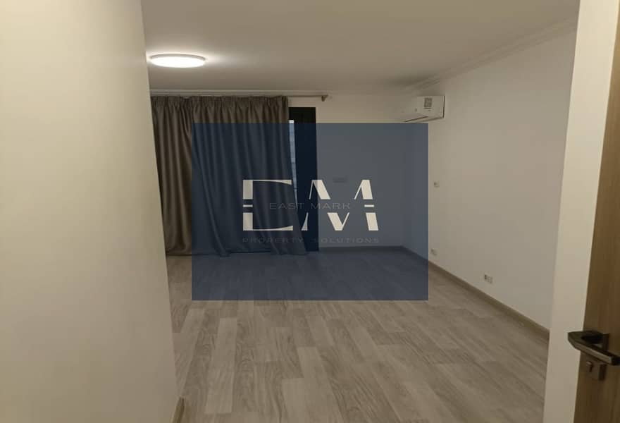 10 fb6f6552-9c17-4901-845d-cac5261d4e62. jpg