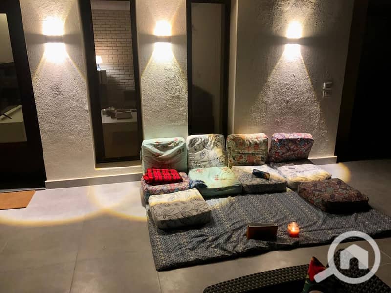 1000775922. jpg 1000775922. jpg