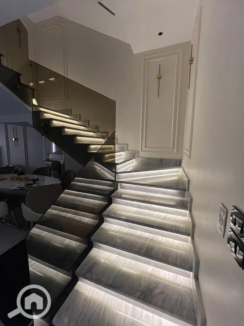 6 2bbff4c5-c78d-423f-8680-d5168ec46ff4. jpeg