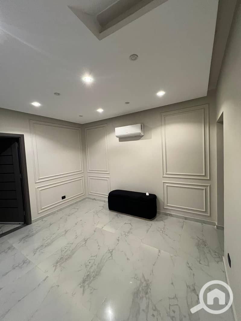 7 db50159c-f28f-4b99-82e9-905ccb26bcf4. jpeg