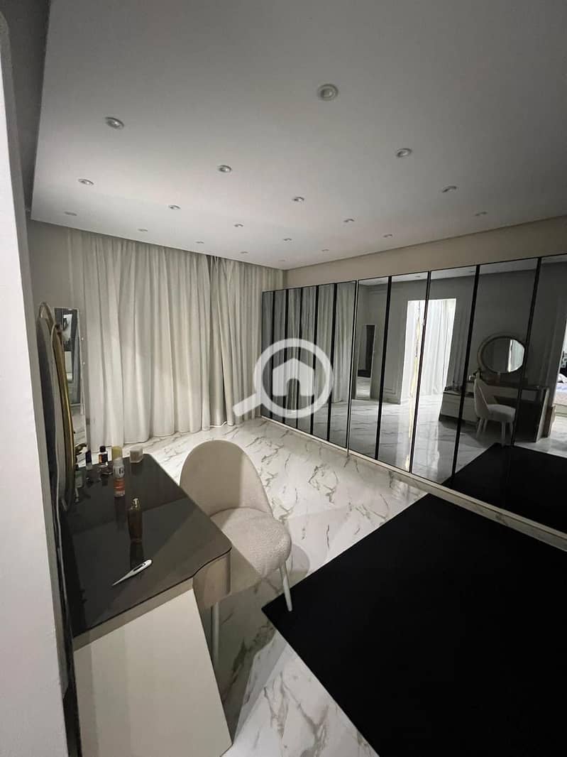 8 1c128d92-e2ee-4f1d-85c1-89fe5b6e75fe. jpeg