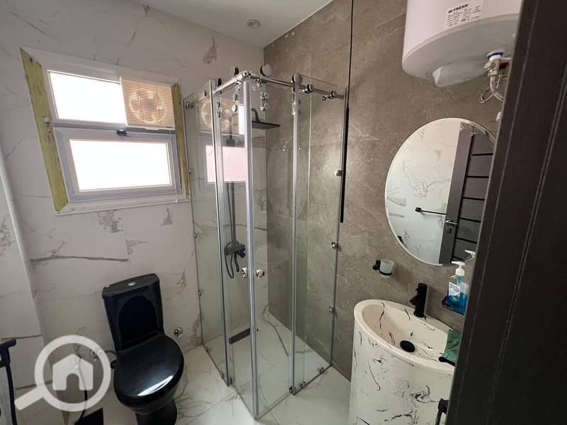 11 942c48d0-abfc-4f60-b25b-339016ab7a6d. jpeg