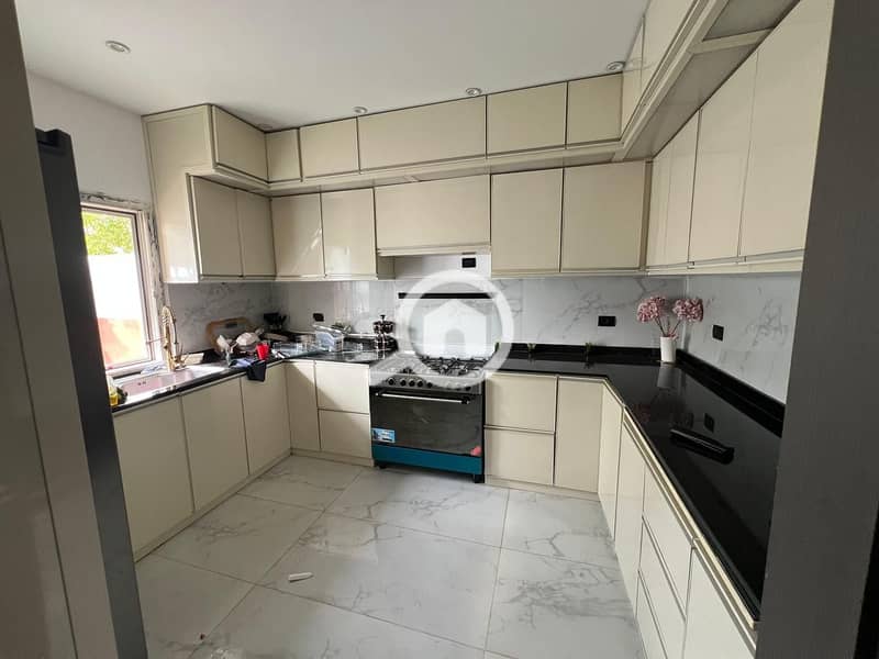 12 33a6575a-647d-447e-b997-a15b7cace376. jpeg