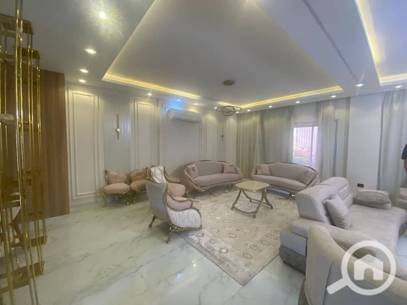 24 ee4aa01c-f681-47e7-9970-2f1d6949572c. jpeg