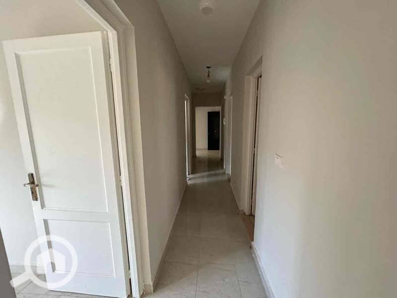 4 a880980d-bd04-4718-bd84-78b0e482c25a. jpg