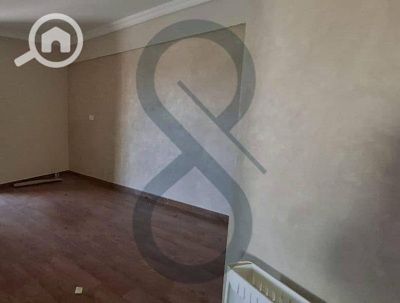 2 Smouha 8627 4. jpg