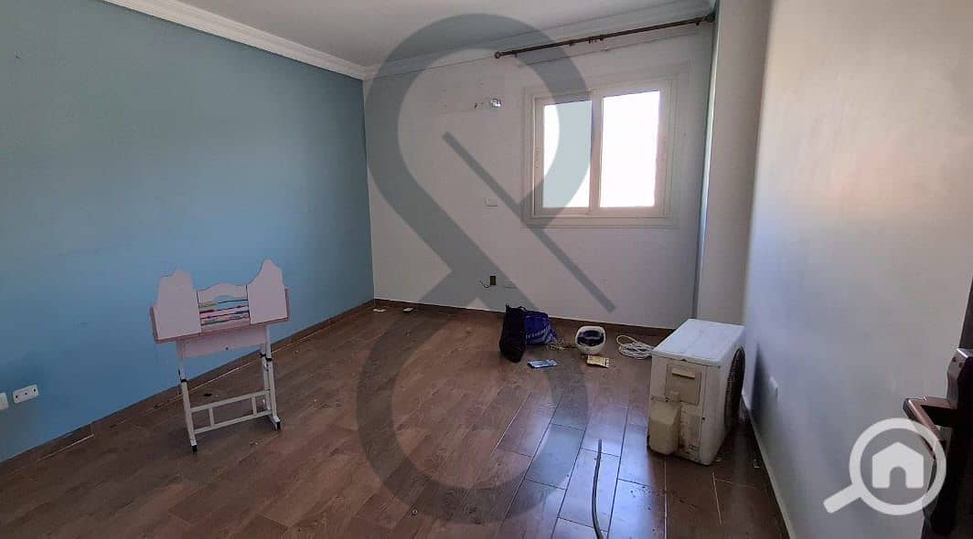 6 Smouha 8627 7. jpg