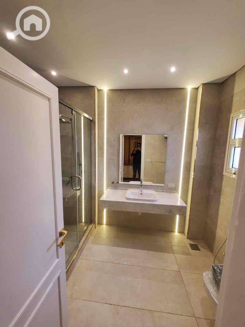 12 0ab801ca-178c-4da7-b61a-971907909c51. jpg