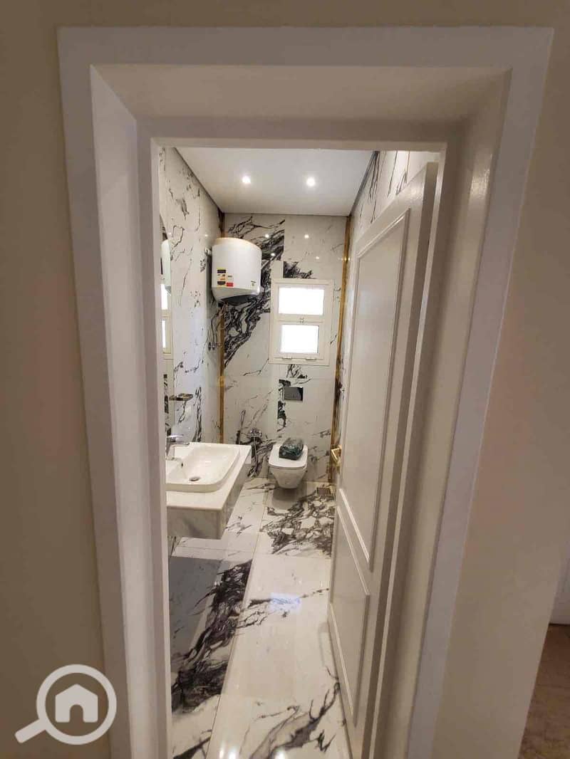 13 a54bd3eb-7d68-4774-96a3-8eb85f40bcdd. jpg