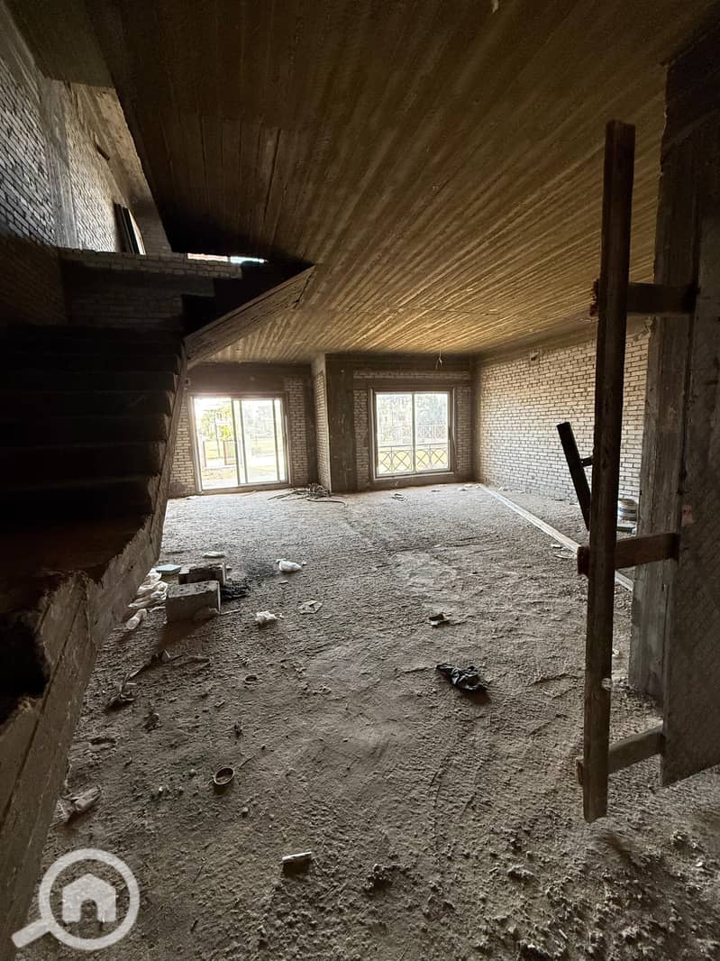 14 5e38331e-b418-40e9-b428-7323c6d2a78d. jpg