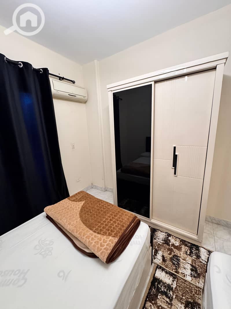 5 94e8a9cb-6b9d-43dd-978c-c4d77c81a73a. jpeg