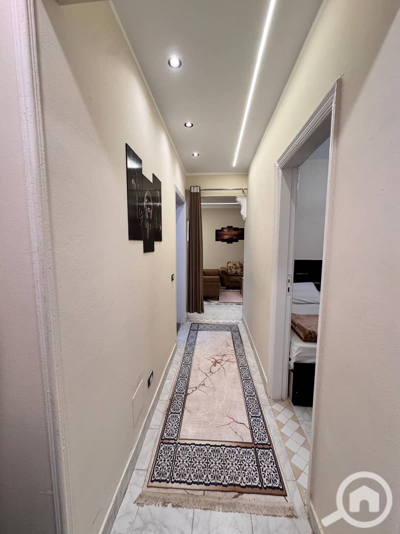 12 4e44657b-5dff-4f09-9167-7caf9425a264. jpeg