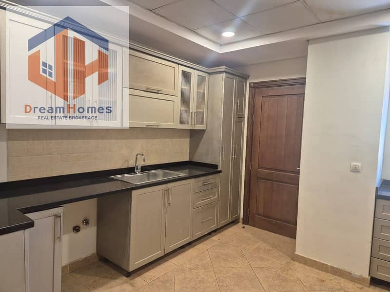 10 29a84e08-0f30-43b5-9319-f684a68987bc. jpg