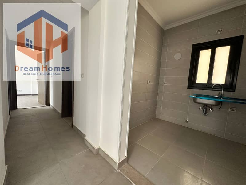 10 d697de83-10db-4d79-b86f-c1c811ec2ad4. jpeg