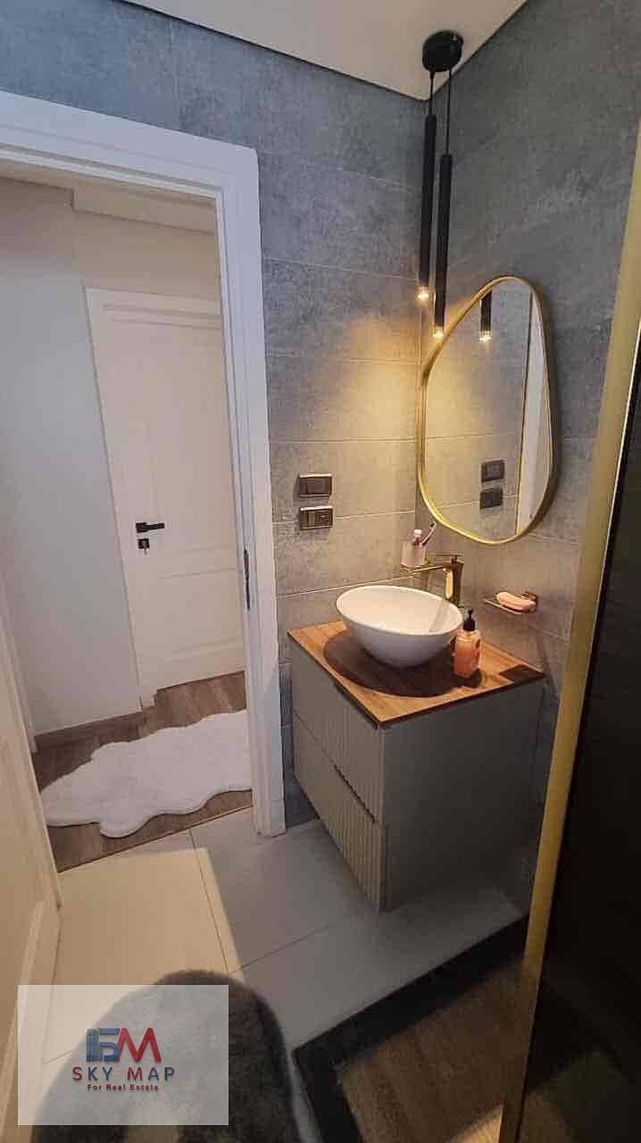 8 e2923b0a-f840-45f0-921a-3c4bbe1c96e6. jpg