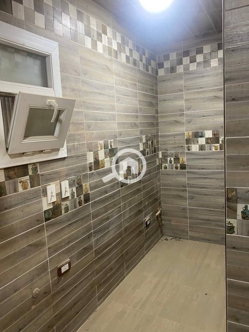 4 bf36a884-1f47-4fdf-b5a5-bf325ba0b944. jpeg