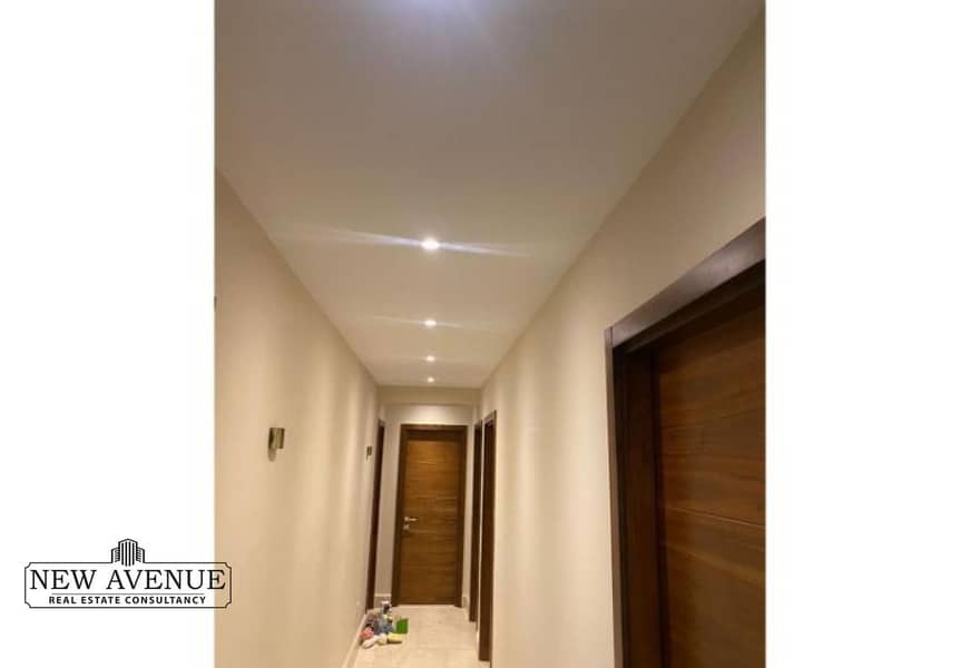 10 4982af95-6941-41dc-b8c9-d00b4a973c8b. jpg