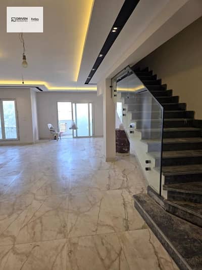 3 Bedroom Villa for Sale in 6th of October, Giza - 7f360ac9-bd9d-4af8-915a-87c5e1fd31ec. jfif. jpg