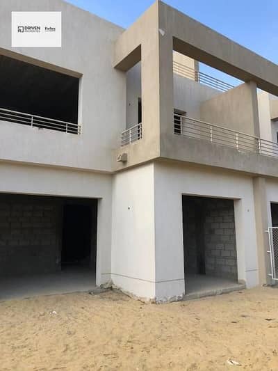 4 Bedroom Townhouse for Sale in 6th of October, Giza - 4e634498-0f6a-4f93-8897-a028d225e11c. jfif. jpg