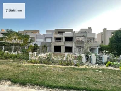 4 Bedroom Townhouse for Sale in 6th of October, Giza - 5d9921d8-3c7f-4046-8288-87ae3cfa246b. jfif. jpg