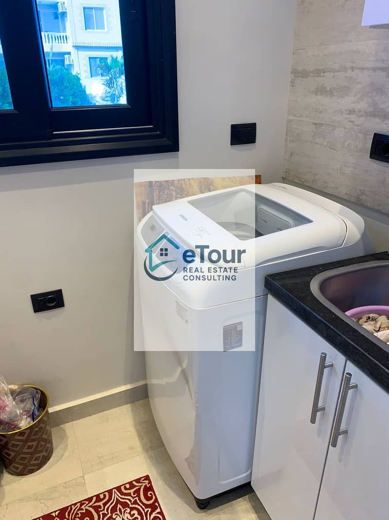 12 8759ab6d-2e08-42b1-b80f-6c0c924fe53f. jpg