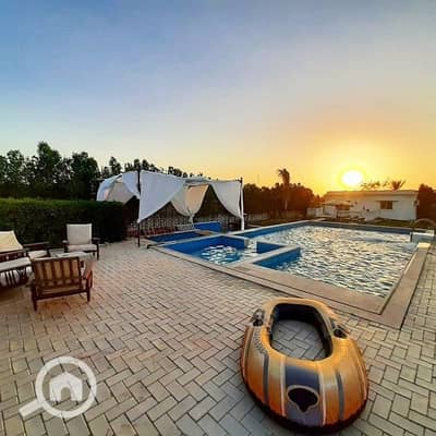 فیلا 3 غرف نوم للايجار في 6 أكتوبر، الجيزة - فيلا فينيسيا للإيجاراليومي والداي يوز والحفلات