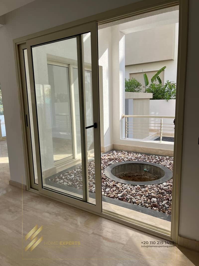 11 1e6e0a8f-ad95-4a9e-8334-9e582a4fb0f1. jpg