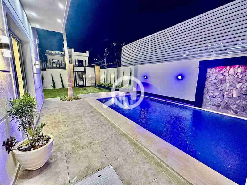 6 FB_IMG_1758097134954. jpg