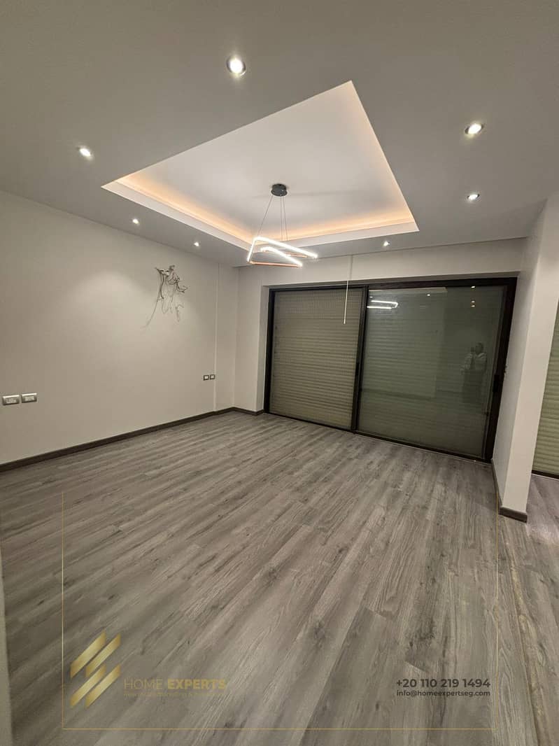 12 92a02edc-5deb-4553-9d4e-a556d6d2c0c8. jpg