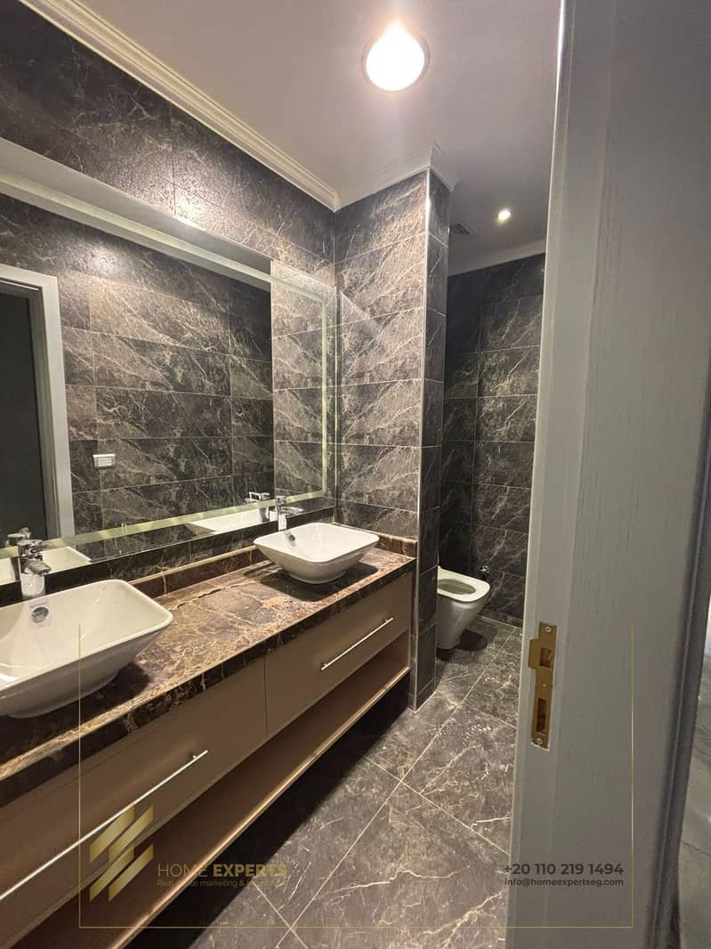 14 38a81a8c-c0e2-4e17-b575-64b0924e4461. jpg