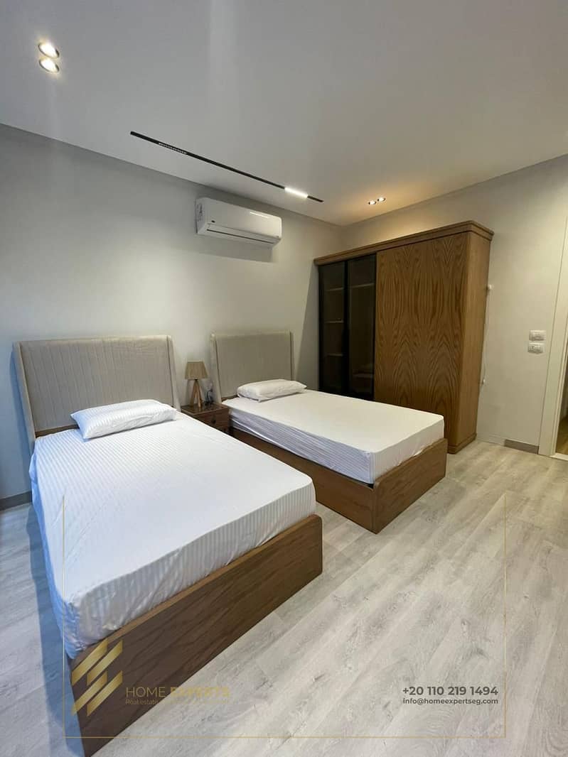 18 8aec8a89-8cae-4bdb-84dc-5053e0d7d16e. jpg