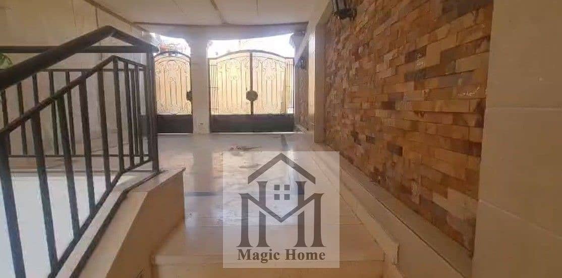 10 e561bd30-de8b-428f-9f25-3cc1bcbcf5d7. jpg