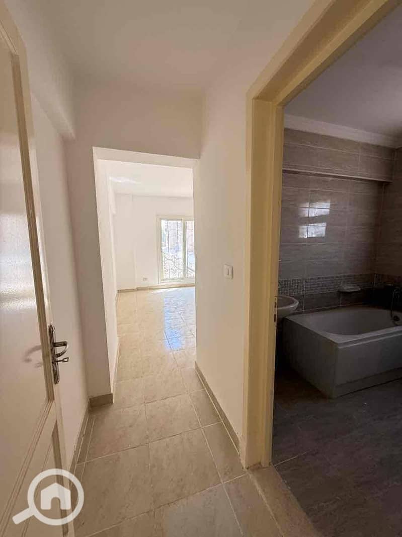 10 b9048244-71b9-4ad2-955c-667b007ecc30. jpg