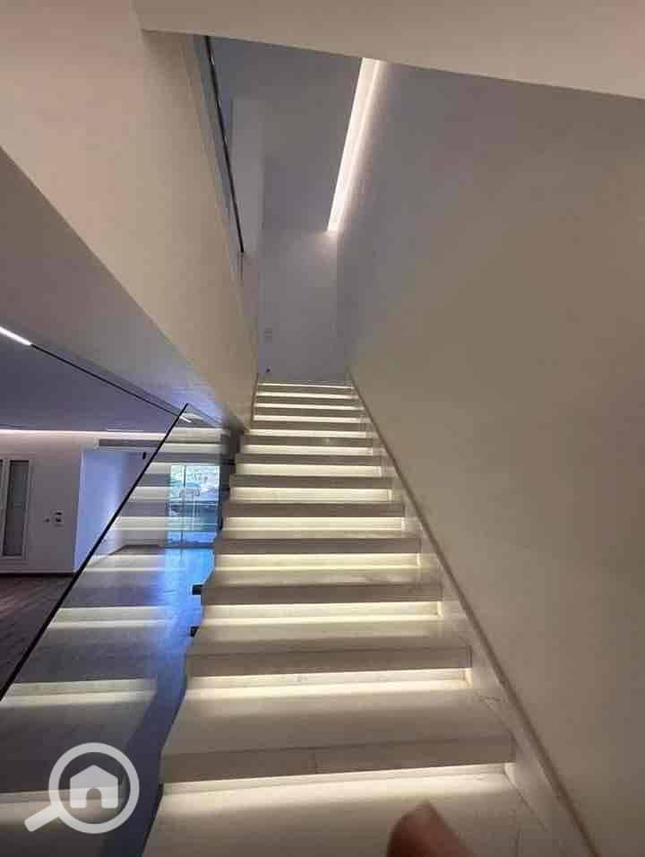 3 8e996bc9-278e-41b5-83c1-9b648d31e789. jpg