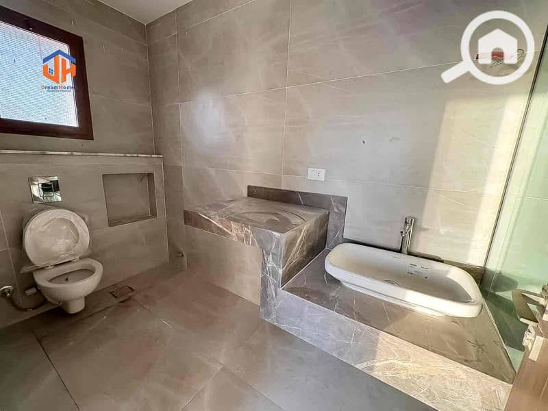 13 ab94c5df-9801-4137-9c15-656c2382234e. jpg