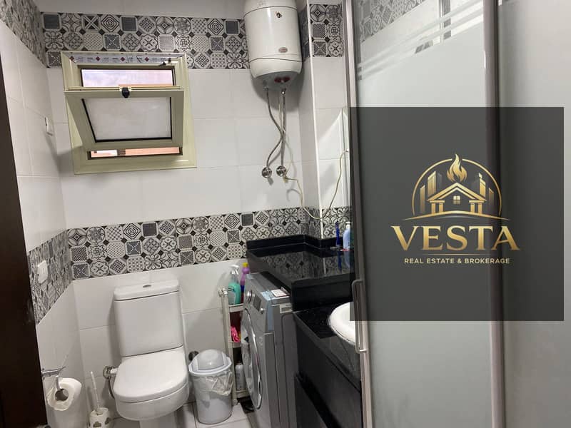 7 82f0508d-cc00-4dcf-a394-d68ca9c65aa9. jpg