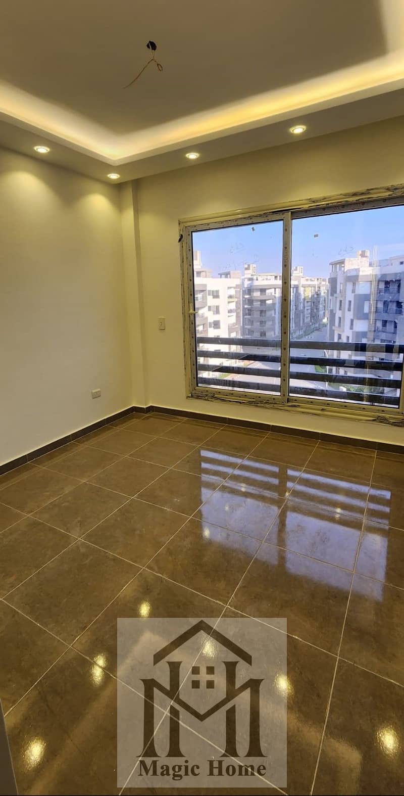 4 5e227187-3e22-4e4a-bd6e-9e3dcf0868f7. jpg