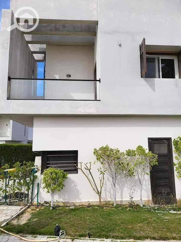 5 eb0d49be-5e5c-4500-9be6-0a957381a387. jpg