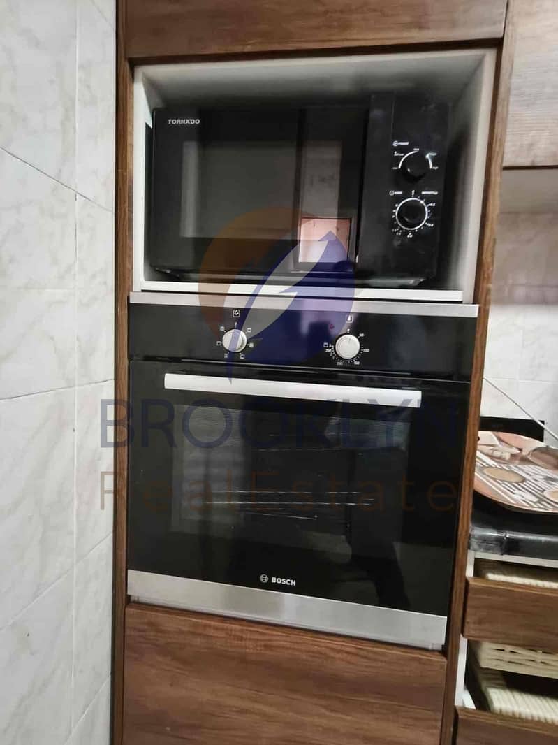 10 b38fdc30-1756-48b5-9a83-1453b00f2dde. jpg