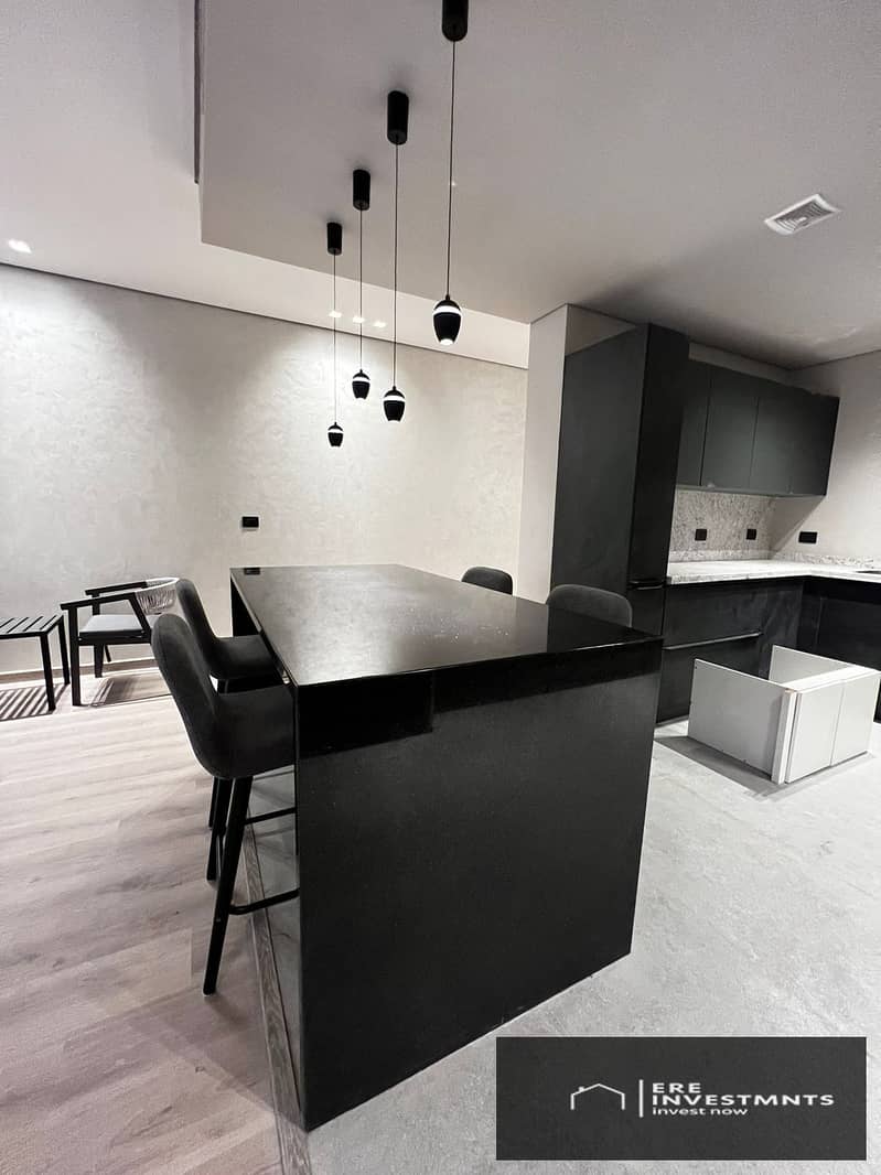 12 d32491d3-90ca-4e14-927e-62f2a475e172. jpg